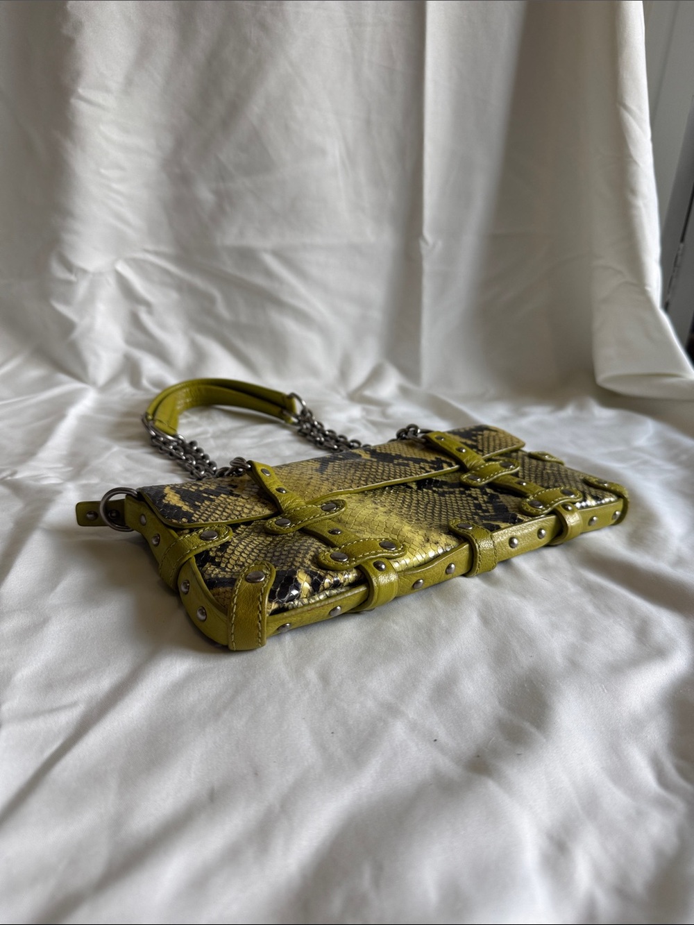 Vintage Cynthia Rowley Yellow Snake-Print Leather and Chain Shoulder Bag - Picture 6 of 6